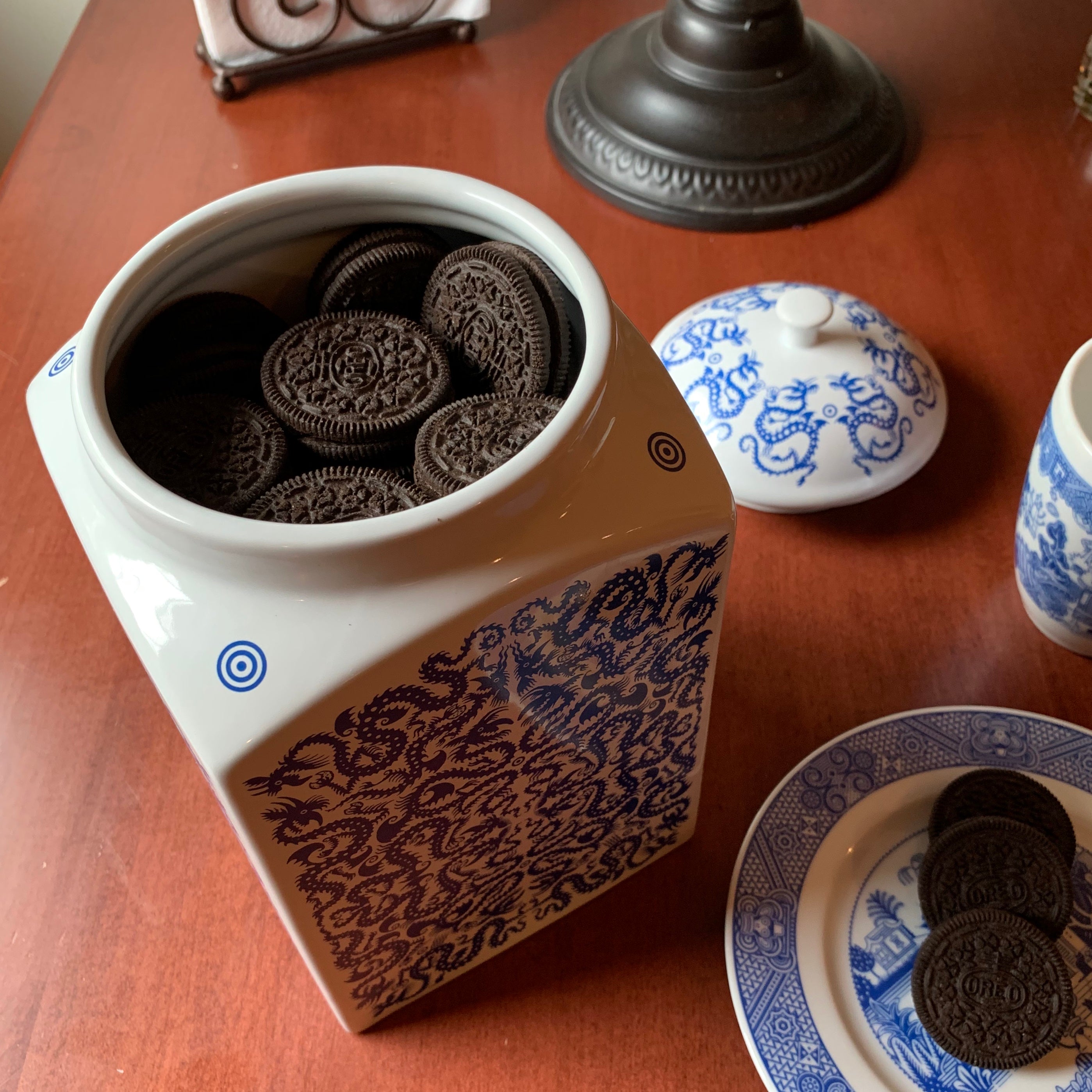 Unique and Large Cookie Jars with Gift Box Airtight Ceramic Cookie  Containers